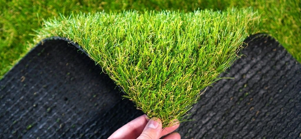 Different artificial turf products and lawn options
